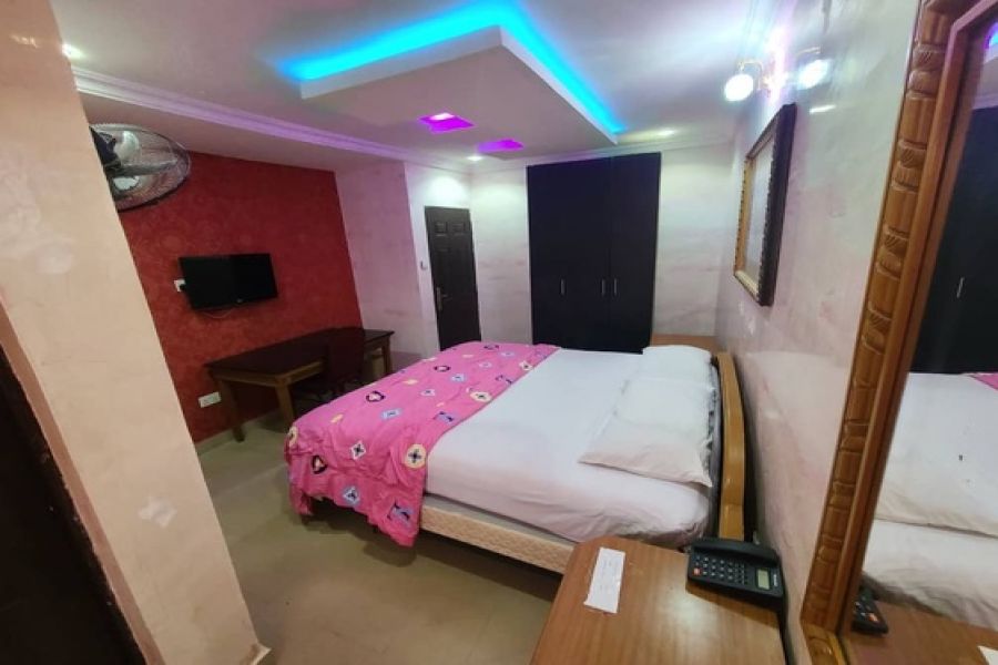 STANDARD ROOM