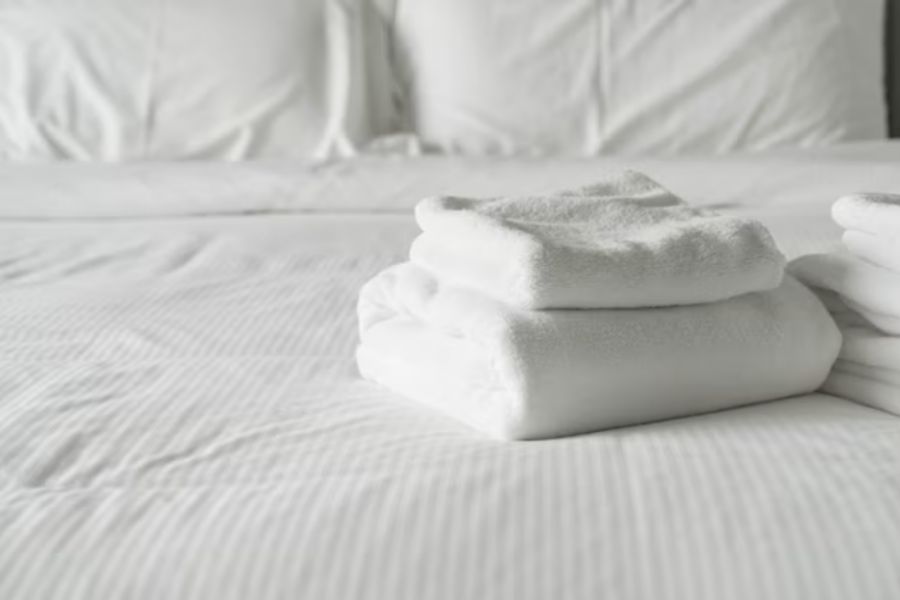 DOUBLE ROOM