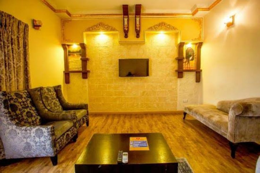 DELUXE ROOM