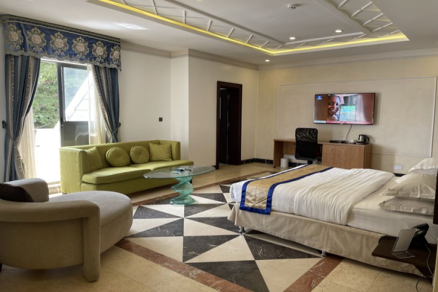 KING ROOM WITH BALCONY