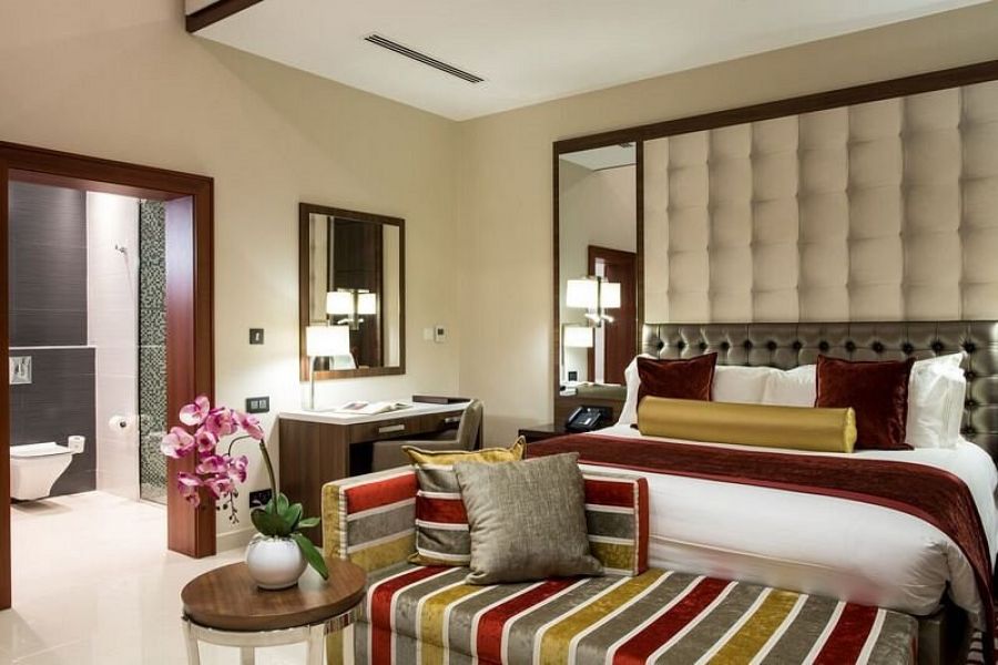 DELUXE ROOM