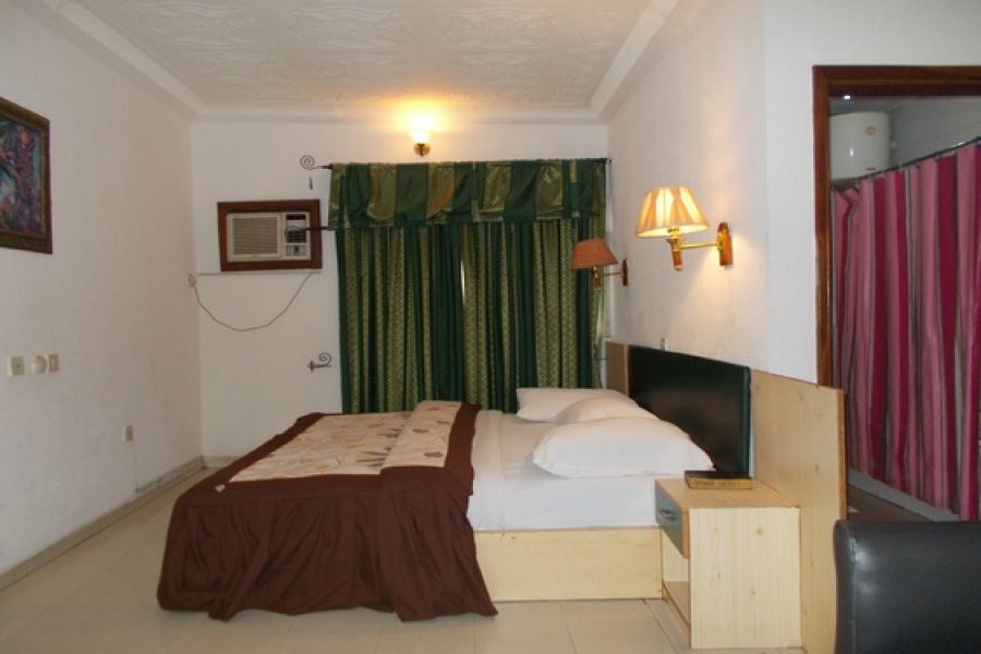 STANDARD ROOM
