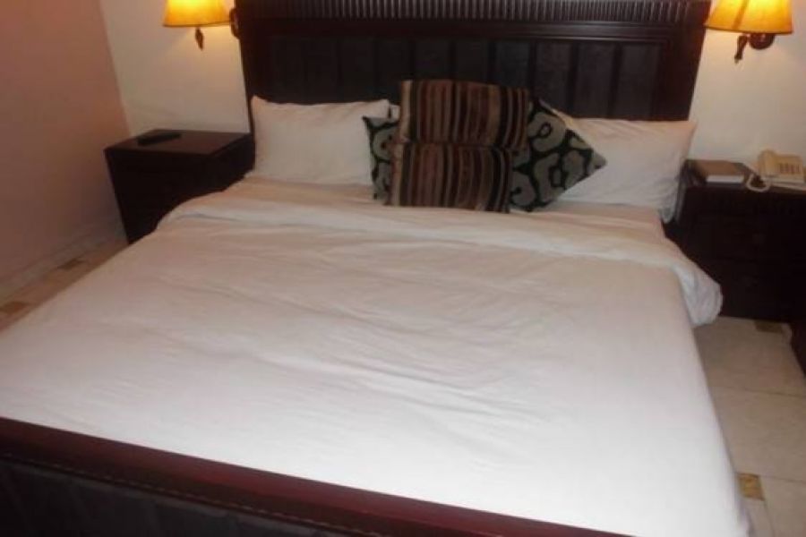 SINGLE ROOM