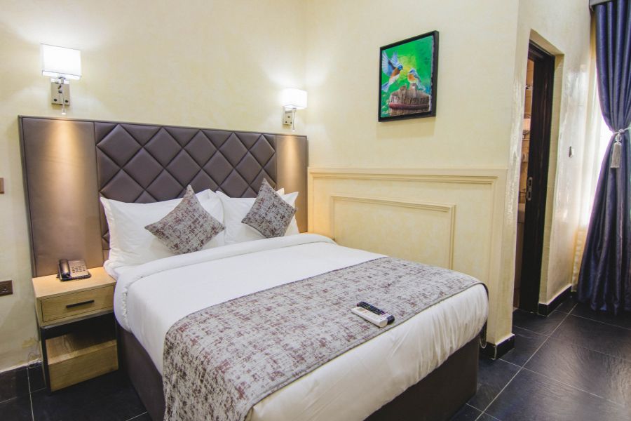 1 BEDROOM SUITE