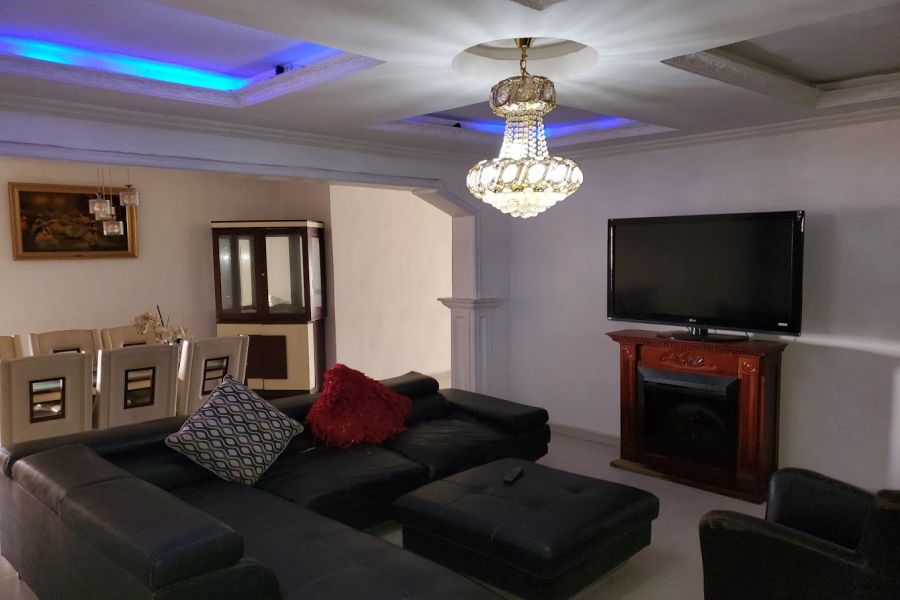 3 BEDROOM APARTMENT (#20000 CA
