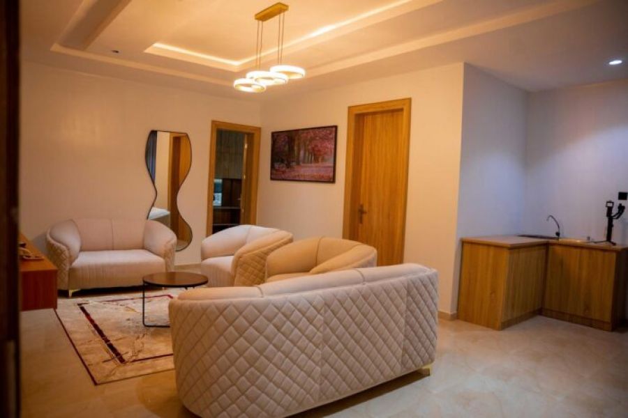 DIPLOMATIC SUITE