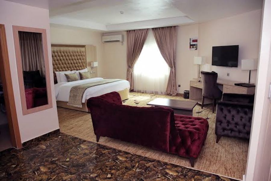 EXECUTIVE SUITE