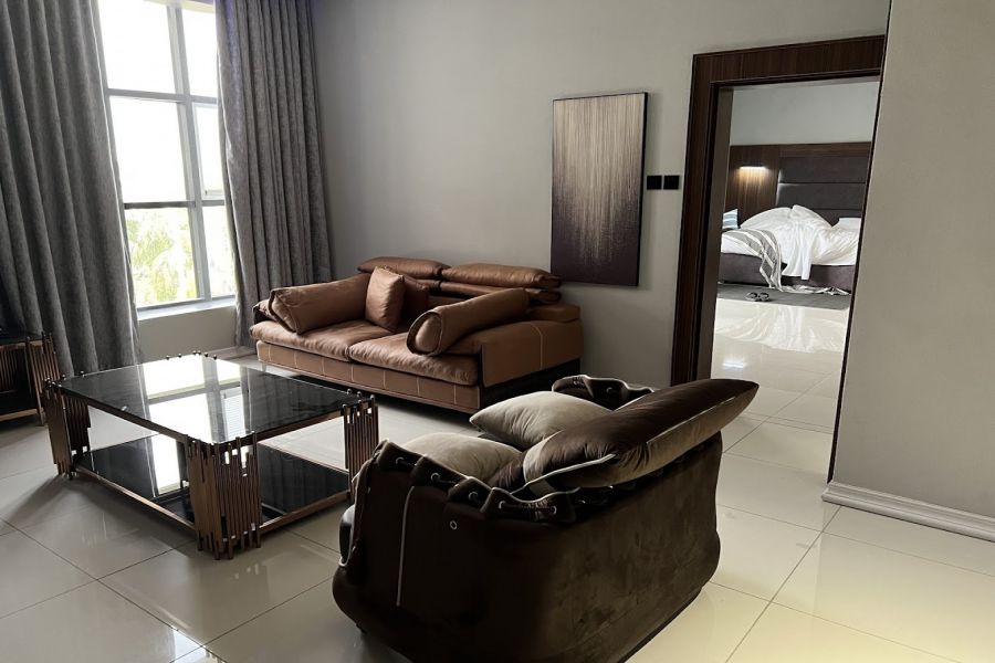 AMBASSADOR SUITES