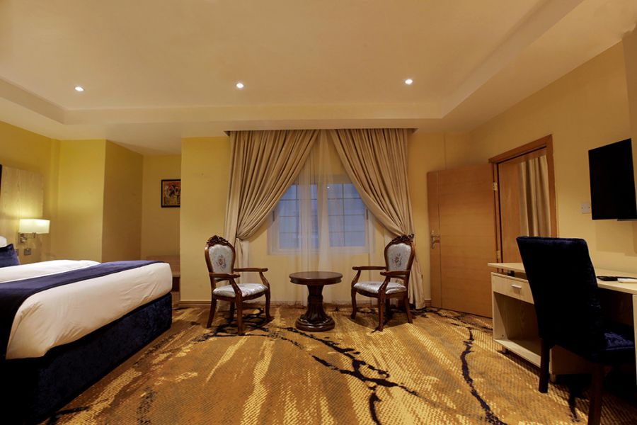 DIPLOMATIC SUITE