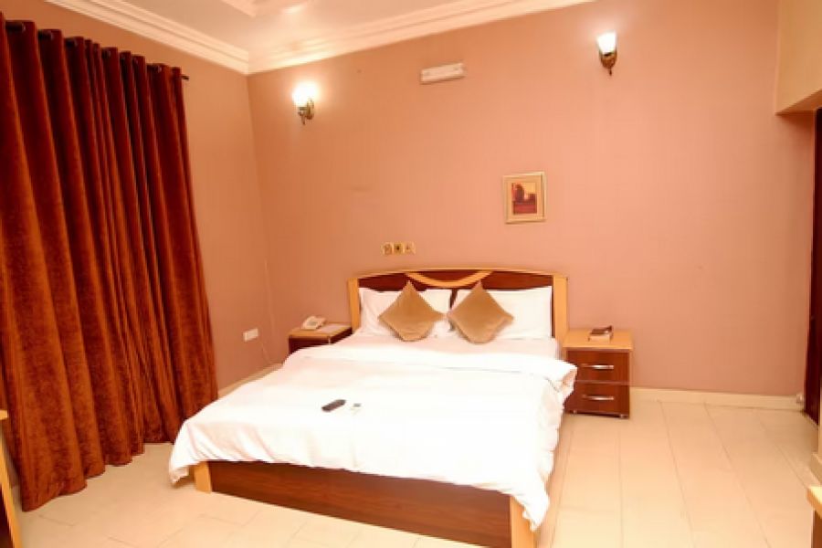 ROYAL SUITE