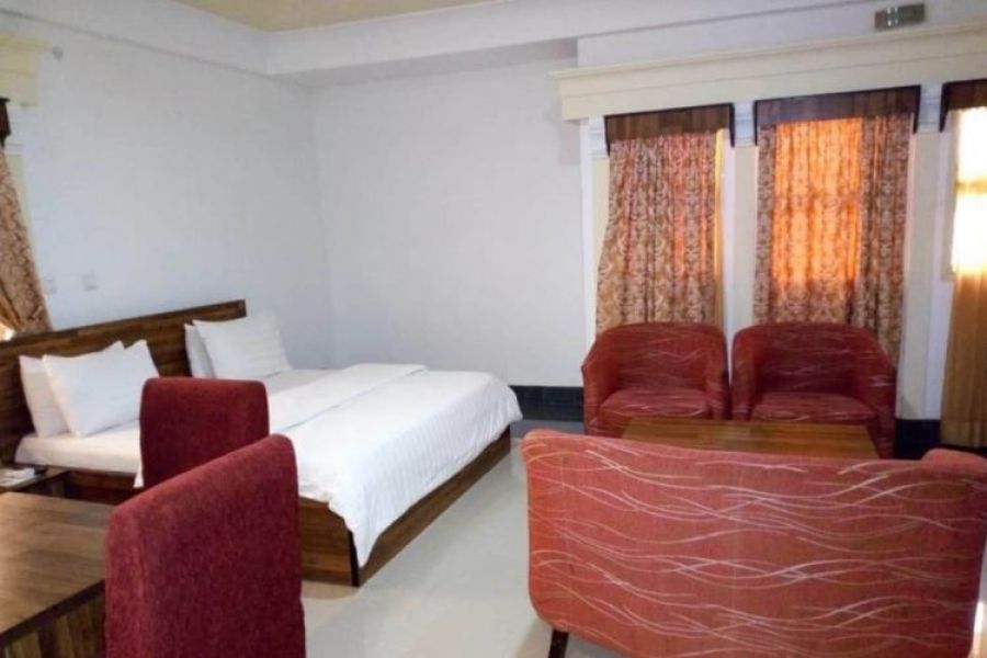 ROYAL ROOM