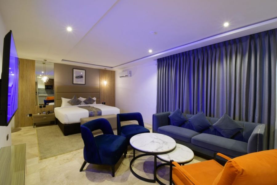 STUDIO APARTMENT