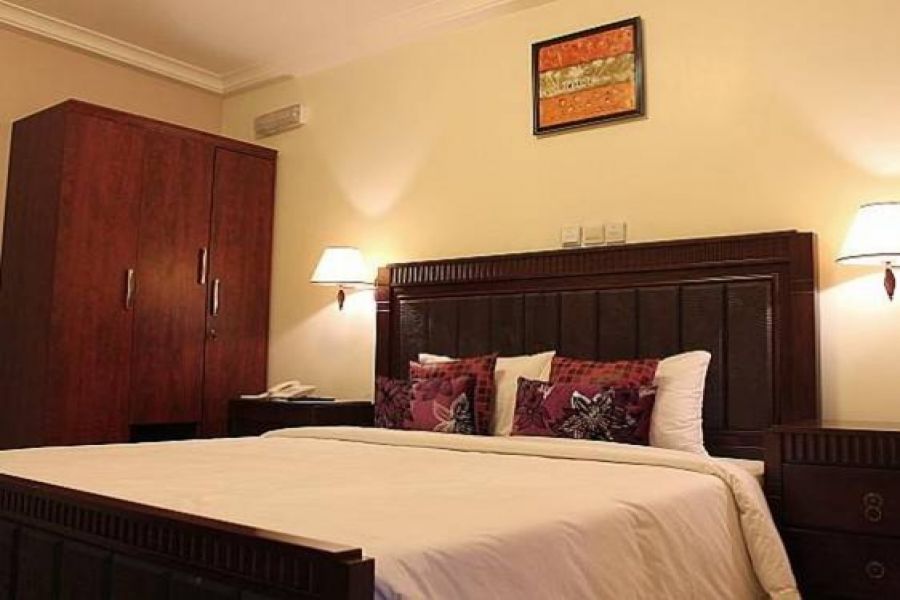 AMBASSADORIAL SUITE