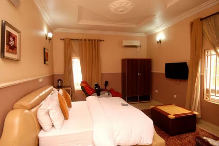 PRESIDENTIAL SUITE