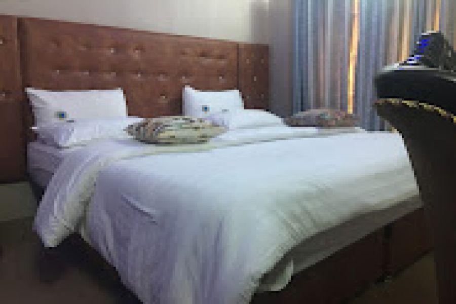 SINGLE ROOM 