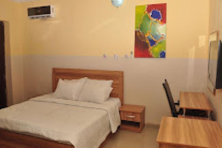 DELUXE ROOM