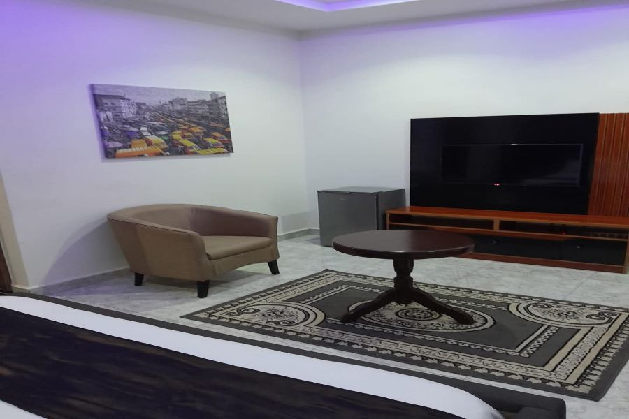 STANDARD SUITE 