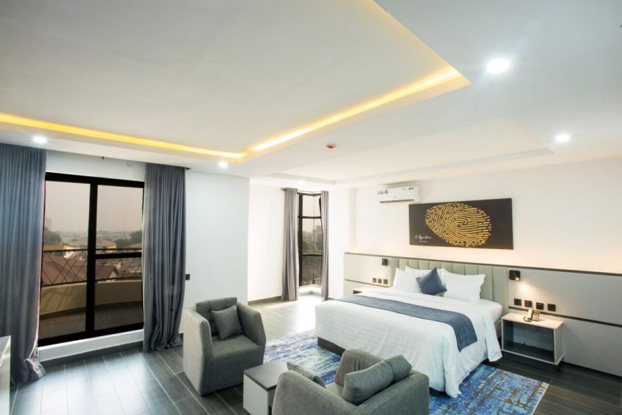 EXECUTIVE BUSINESS SUITE