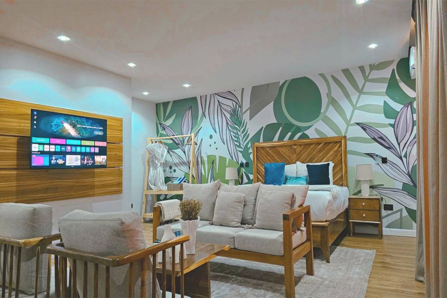 BEACH FACING FAMILY ROOM FULL