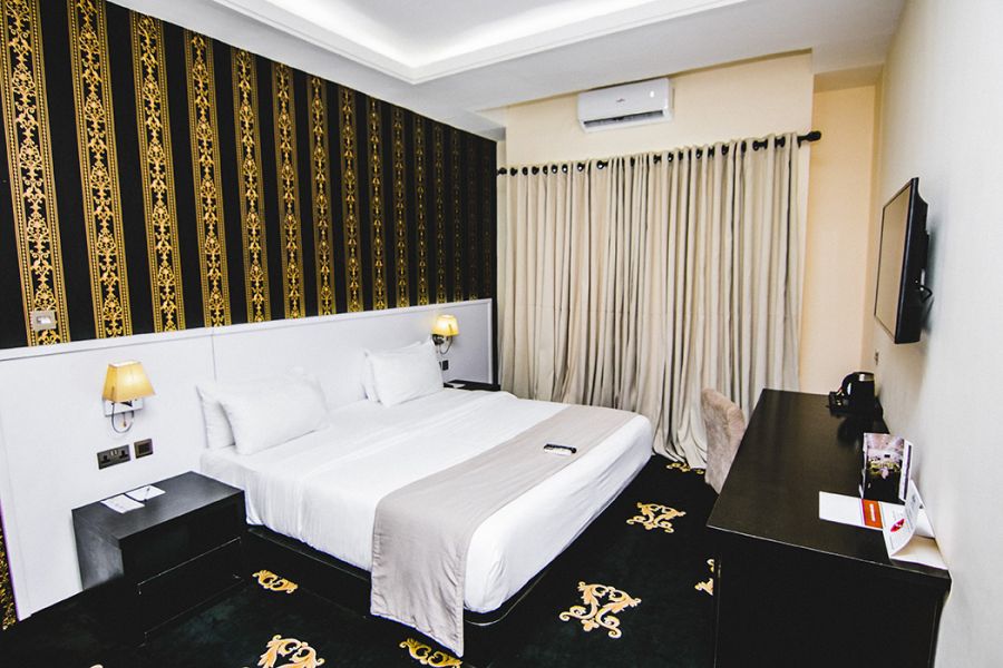 DIPLOMATIC SUITES