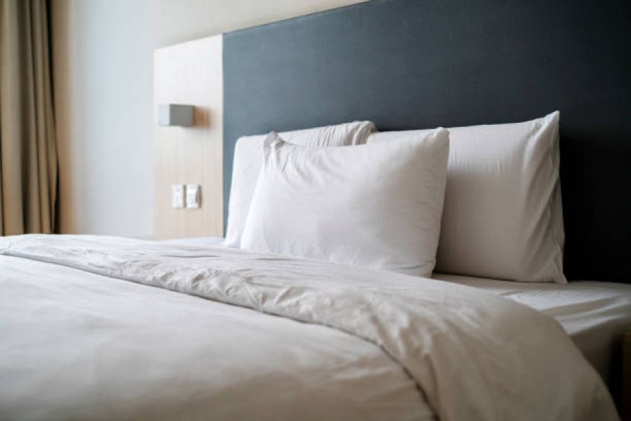 SINGLE ROOM