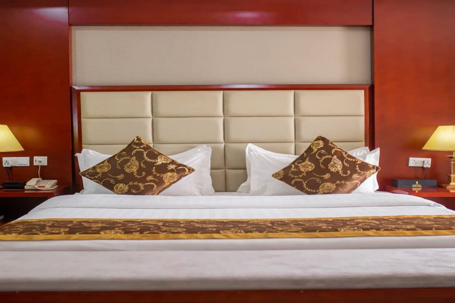 DELUXE ROOM