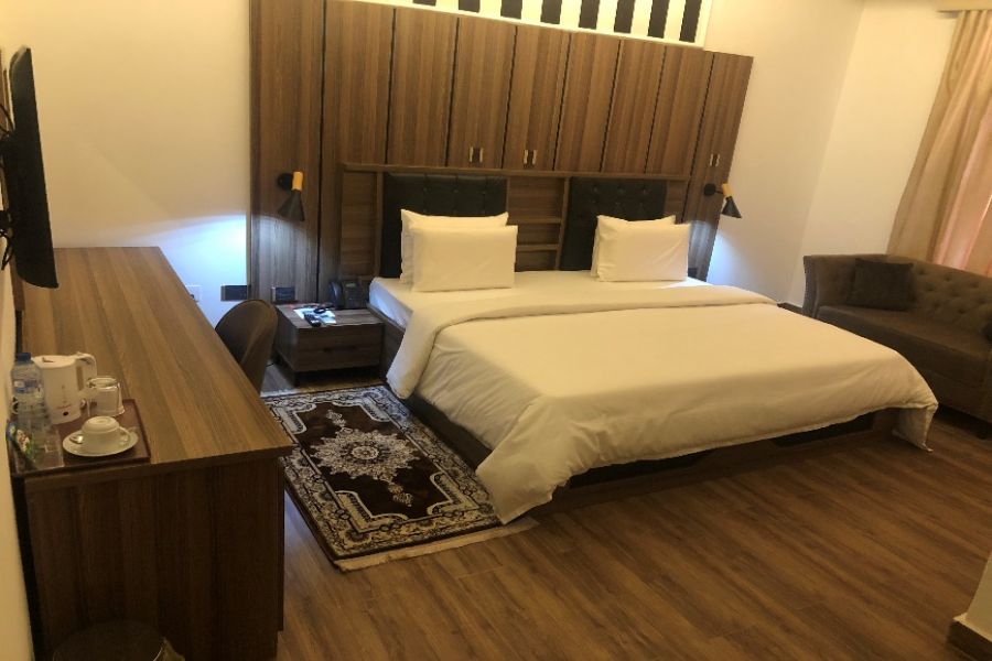 STUDIO ROOM