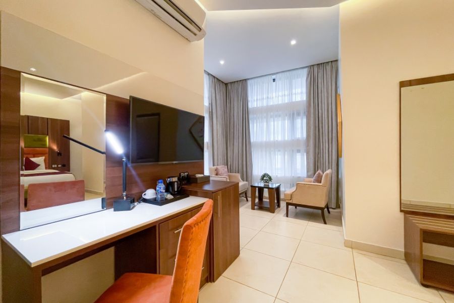 EXECUTIVE SUITE
