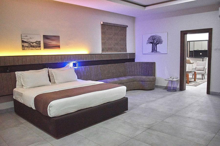 D STOLZ SUITE
