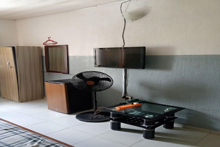 EXECUTIVE ROOMS