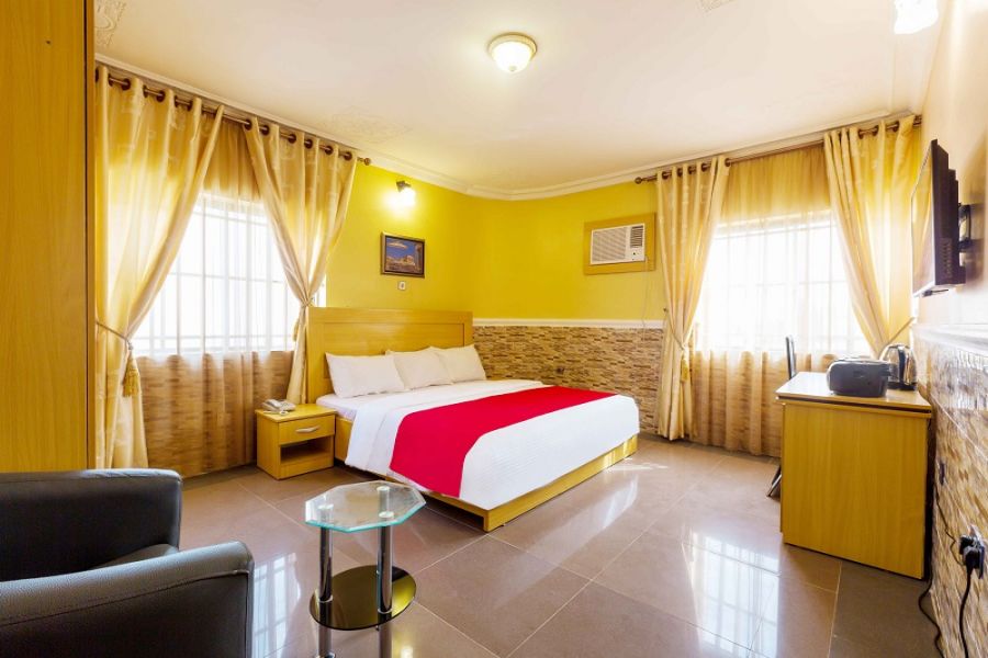 AMBASSADOR SUITES